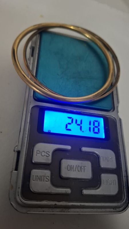 Dos Esclavas Enchapadas Doradas