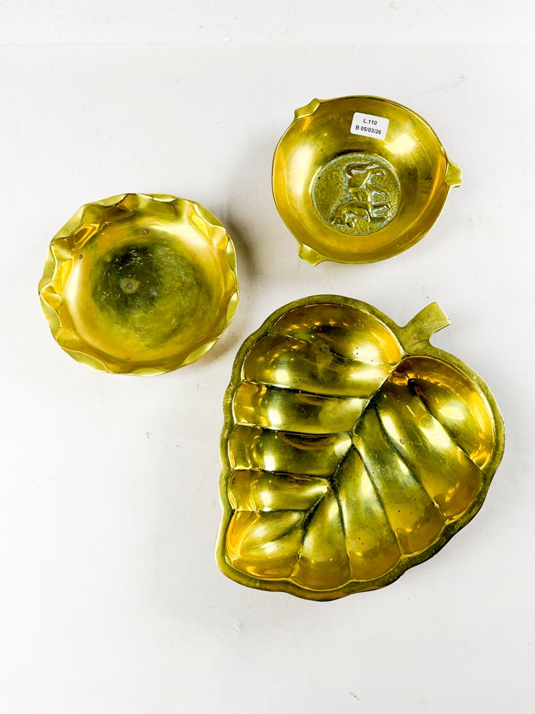 Tres piezas en bronce con centro fisonómica y cenicero - imagen 2