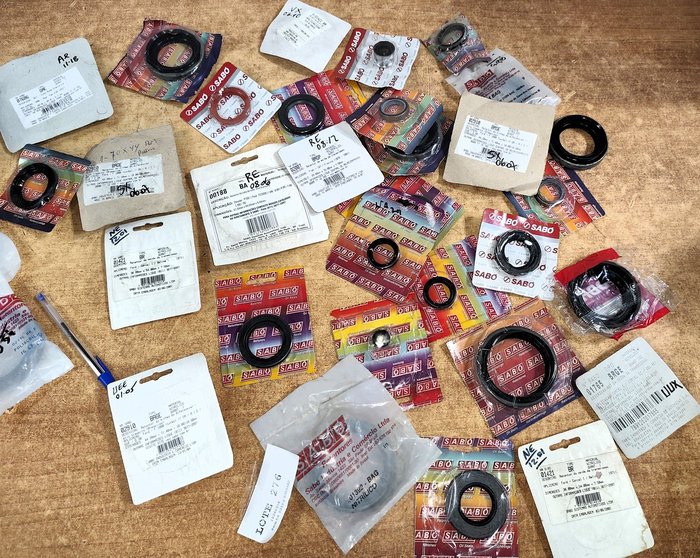 Retenes de plástico y metal para aplicaciones mecánicas - imagen 4