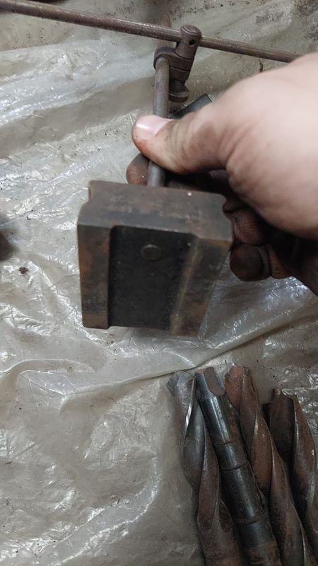 Piezas de metal y accesorios para vehículos - imagen 3