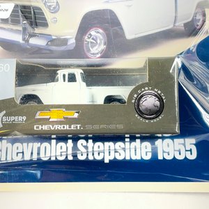 Dos Autos a Escala 1/60: Chevrolet Stepside 1955 y BMW 2002 Ti - imagen 2