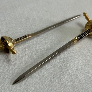 Dos Abrecartas Estilo Espada Antigua, Toledo, 13cm - imagen 3