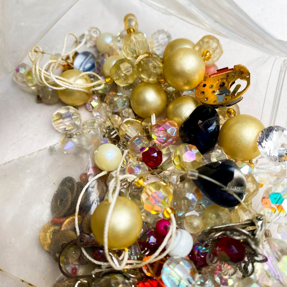 Lote de joyería con piedras y accesorios - imagen 2