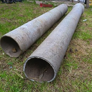 Dos Facmentos de Caño de fibrocemento de gran porte de Medidas Aprox. Largo Aprox. Por Tramo 140 cm y  165 cm  -  diámetro Aprox. 20 cm - imagen 2