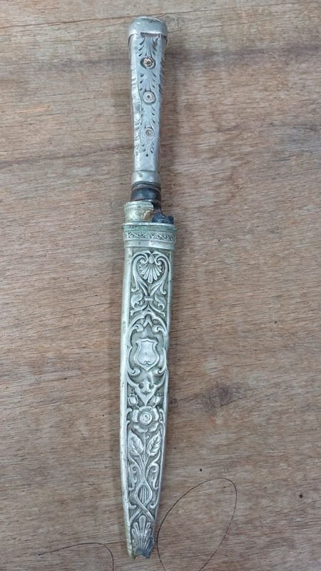 Cuchillo Verijero de Plata: Herramienta de Corte con Diseño Decorativo - imagen 3