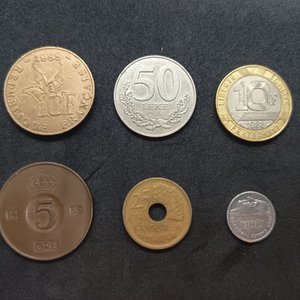 Lote de 6 monedas de Europa: Francia, Suecia, Albania y España - imagen 7