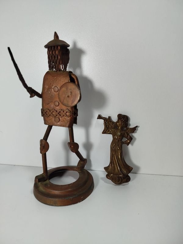 Lote anterior: Par de antiguas figuras metálicas artesanales