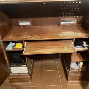 Mueble Escritorio Adaptado con Puertas y Llaves - imagen 2