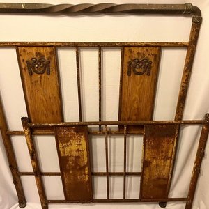Juego Cabecera y Piecera de Cama Antigua con Detalles en Bronce - imagen 3