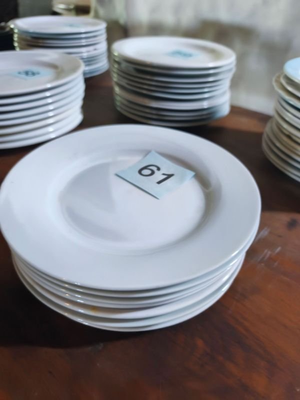Set de 7 Platillos Blancos de Cerámica
