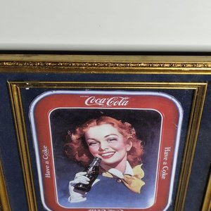 Cuadro Lámina Coca-Cola "Have a Coke" con Marco Dorado Antiguo - imagen 4