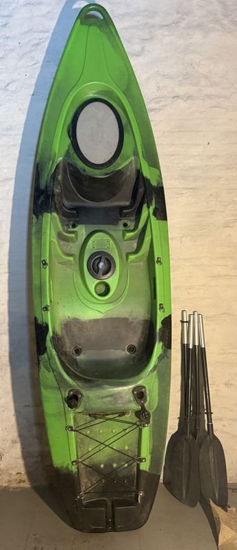 Excepcional Kayak para Poco Uso con Asiento Remos y Chalecos Salvavidas - imagen 2