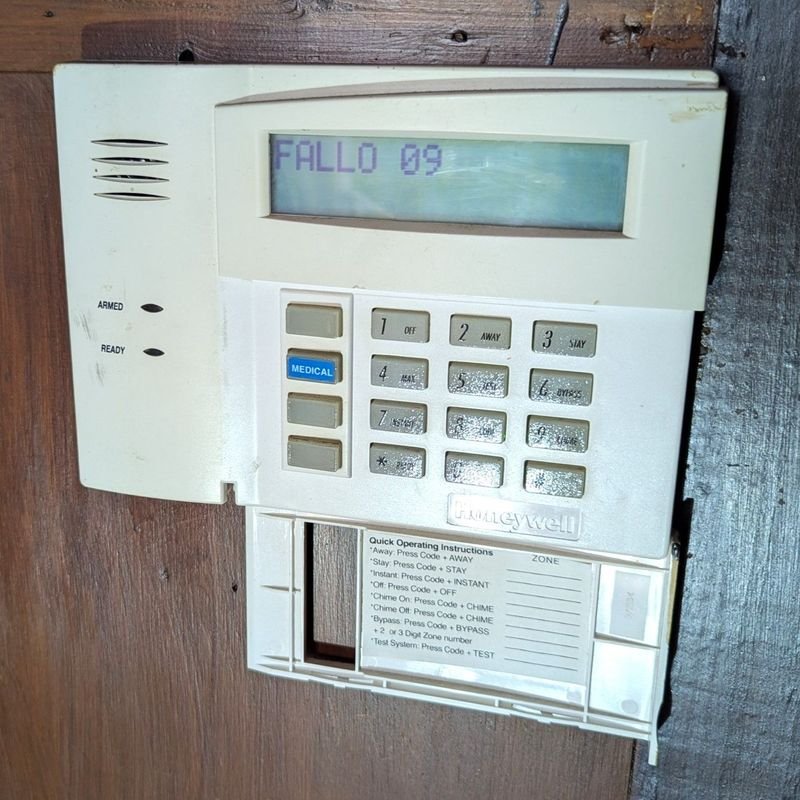 Sistema de alarma DSC para seguridad - imagen 2