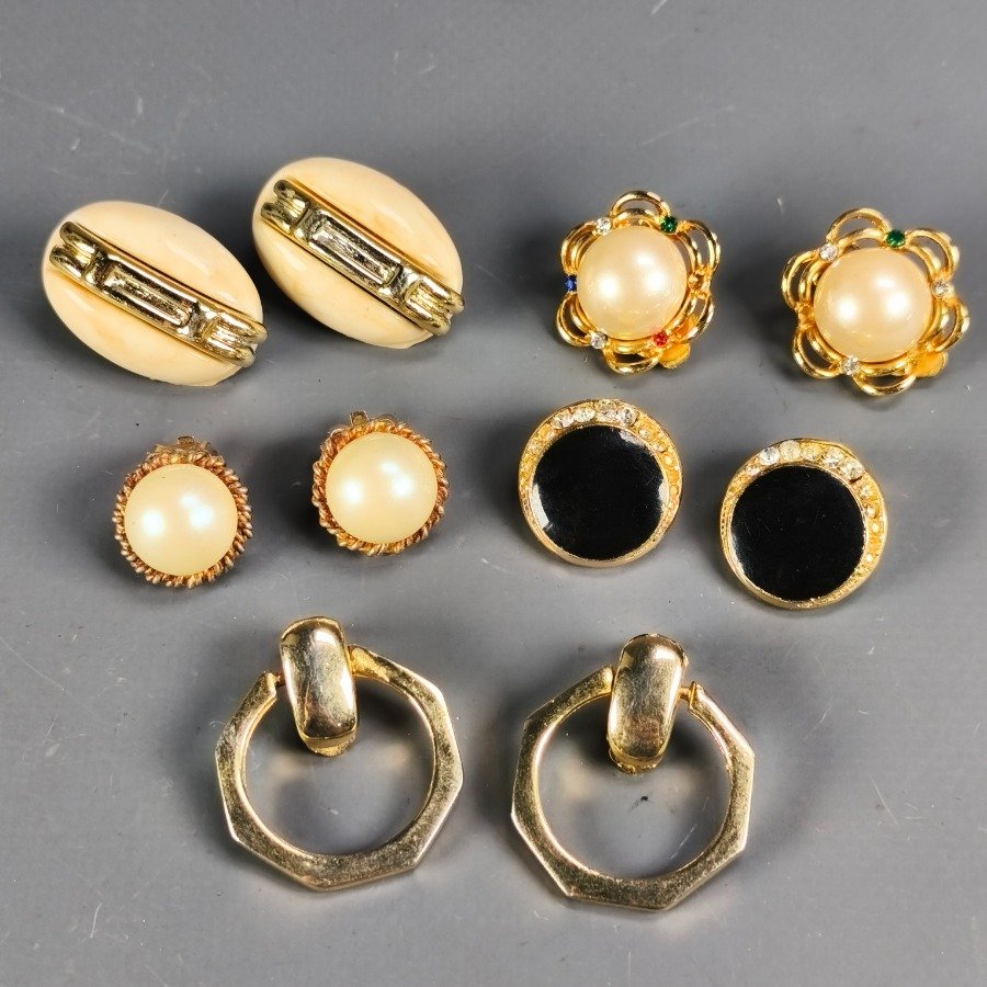 Item 16365 - Image 0