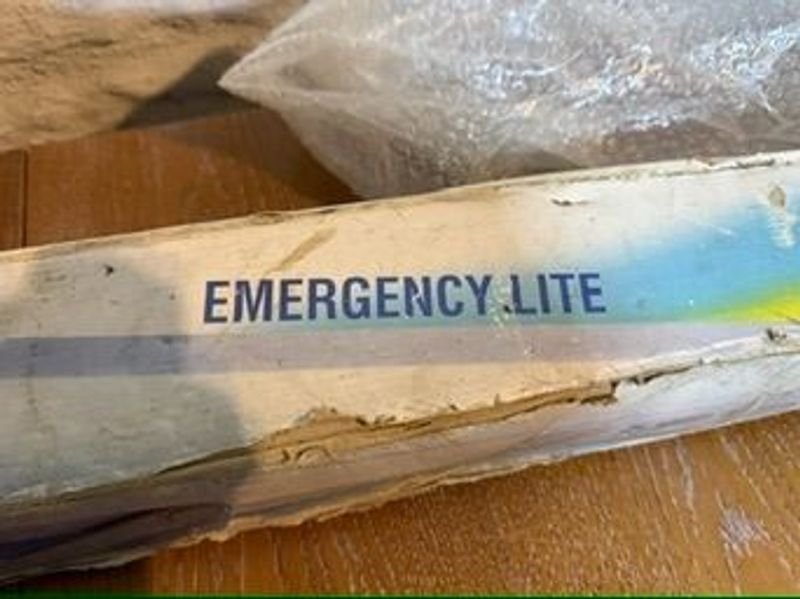 Lámpara de emergencia a batería - imagen 3