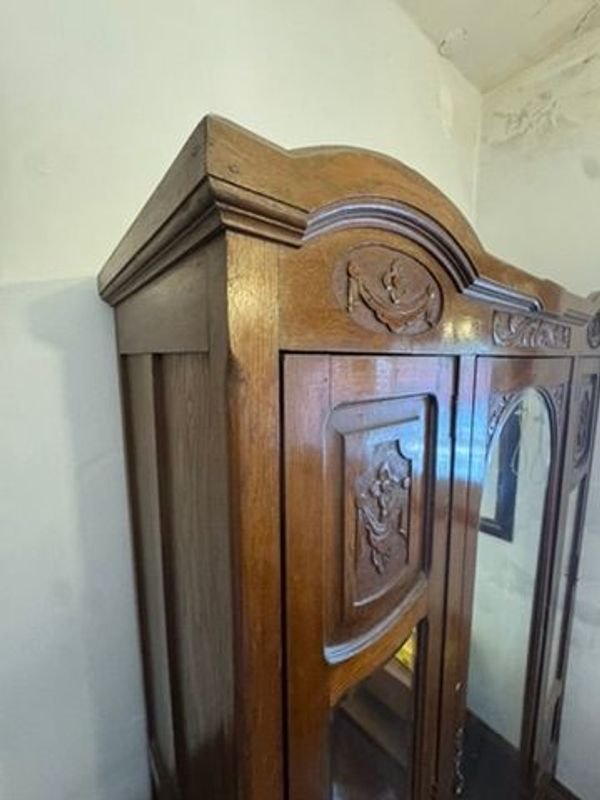 Ropero en roble de excelente calidad en muy buen estado - imagen 2