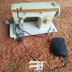 Máquina de Coser Eléctrica Singer Antigua