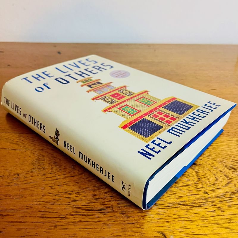 Novela "The Lives of Others" de Neel Mukherjee, Edición Tapa Dura