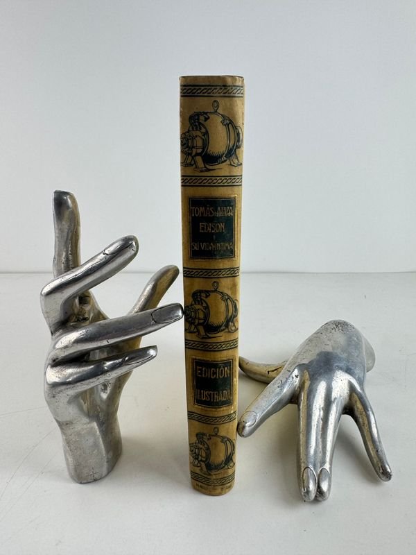 Lote siguiente: Libro raro de Tomas Alva Edison - BIBLOTECA UNIVERSAL - MONTANER Y SIMON EDITORES BARCELONA - 1911