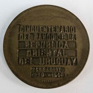 Medalla Cincuentenario Banco República Oriental del Uruguay 1946 Bronce - imagen 2