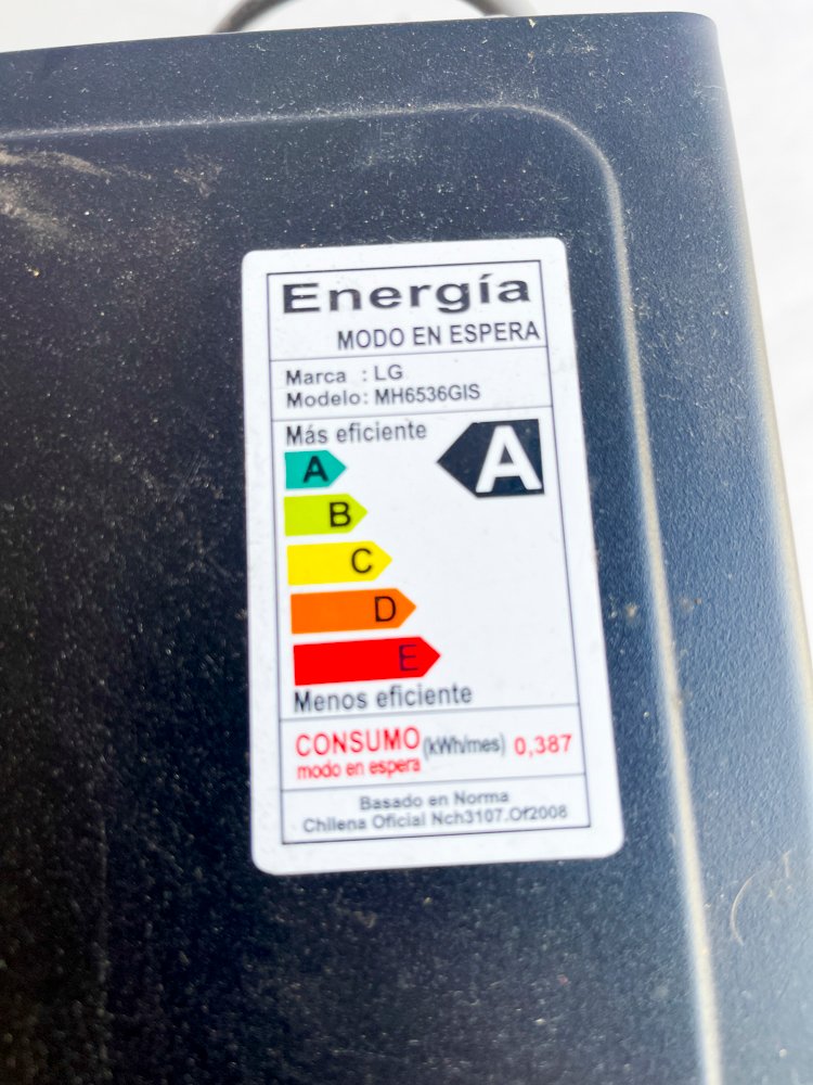 Microondas LG color negro en excelente estado - imagen 4
