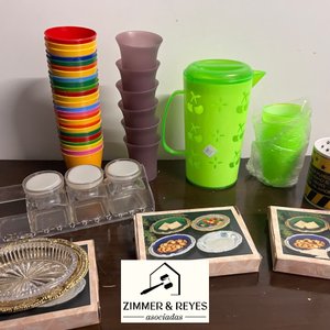 Lote anterior: Jarra Verde con Vasos de Colores y Tazas
