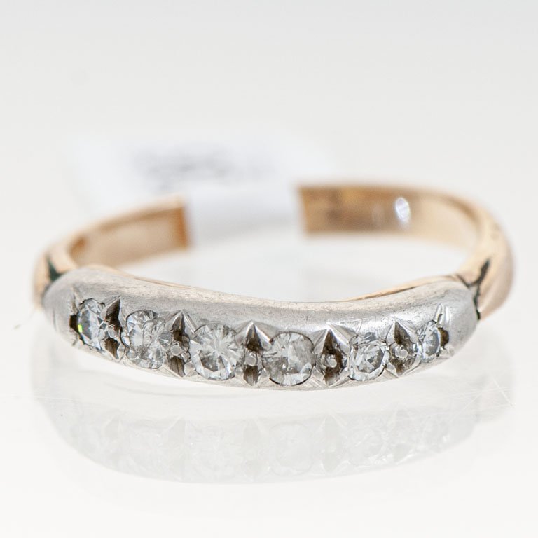 Lote anterior: Anillo de oro con brillantes