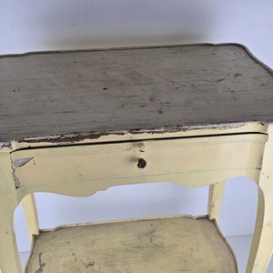 Mesa Auxiliar Francesa Estilo Luis XV con Detalles en Bronce - imagen 6