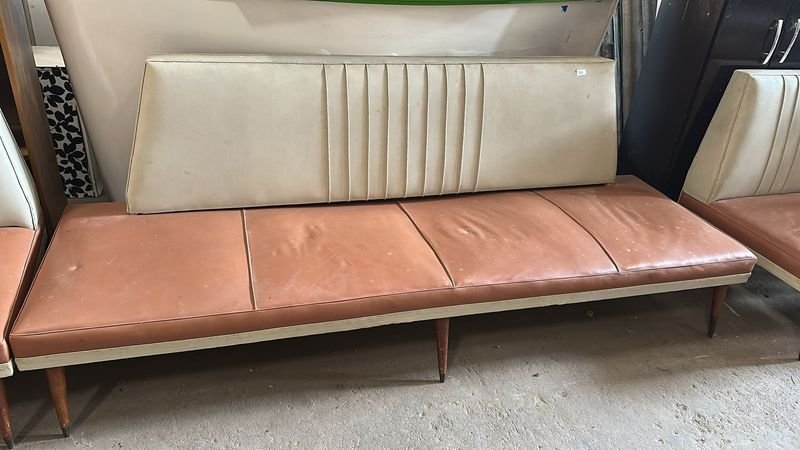 Lote anterior: Sillon 4 Cueros de Cuero y Madera