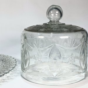 Campana de Vidrio Tallada con Estrellas y Base Dentada - imagen 2