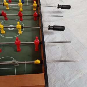 Dos piezas: futbolito de mesa y juego de herramientas para niño. - imagen 4