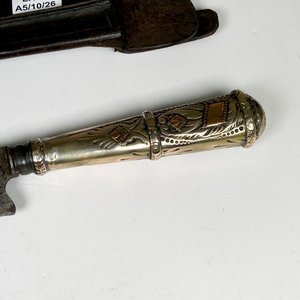 Cuchillo criollo hoja de acero Solingen 23 cm, cabo plata criolla y oro con vaina - imagen 3