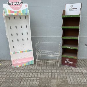 Lote anterior: 3 Exhibidores: Metal, Madera y con Ganchos