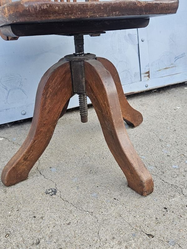 Silla giratoria antigua en madera - imagen 3