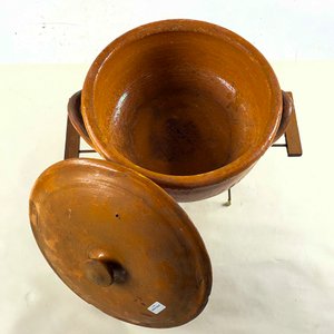 Olla de Cerámica con Tapa y Soporte Metálico - 27 cm - imagen 2