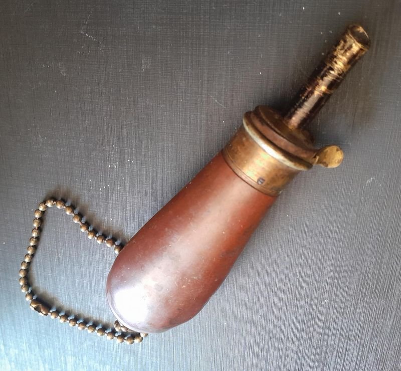 Lote anterior: Pólvorera inglesa para pólvora negra, James Dixon & Sons - Sheffield, ca. 1860-1885