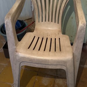 Lote anterior: Par de Sillas de Plástico Apilables Color Beige