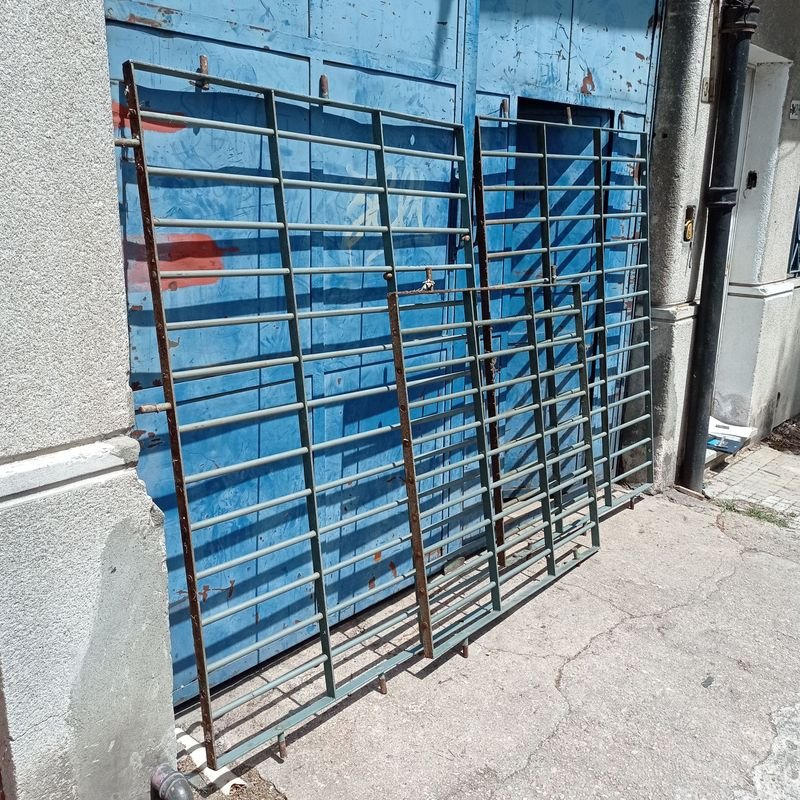 Tres rejas en varilla de 20mm para construcción - imagen 2