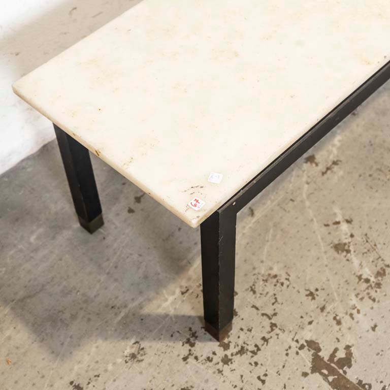 Mesa de living con tapa de mármol y regatones de bronce - imagen 2