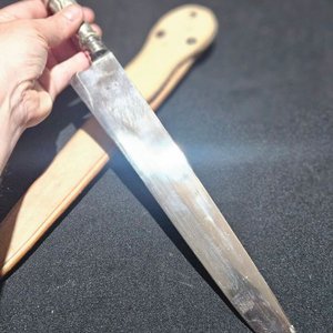 Cuchillo Gauchesco Hoja 30cm, Cabo Plata y Oro con Guitarra - imagen 9