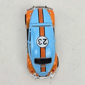 Auto a Escala Volkswagen Escarabajo Azul y Naranja - imagen 3