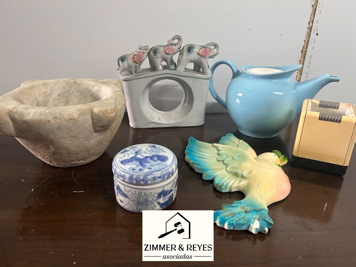 Lote de Objetos Decorativos: Mortero, Jarra, Pájaro y Más
