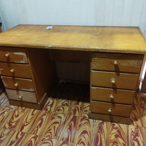 Escritorio madera ocho cajones - imagen 2
