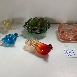Lote anterior: Lote de 5 Adornos de Vidrio: 2 Ceniceros y 3 Pájaros