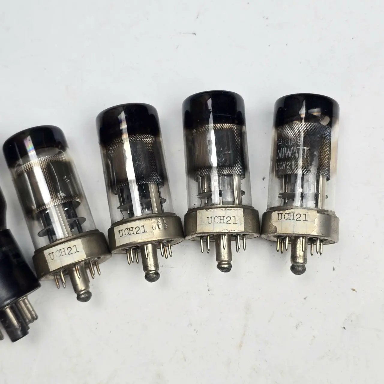 Item lote-33-valvulas-varias-x6 - Image 2