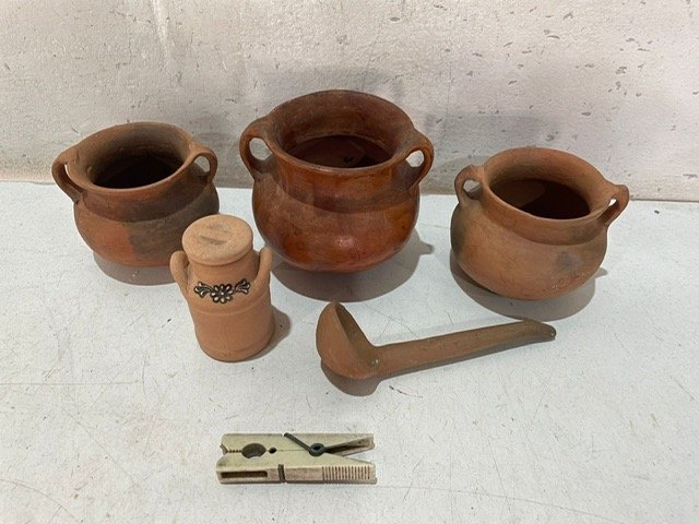 Lote anterior: Colección de cerámica artesanal