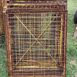 Lote siguiente: Lote de Rejillas Metálicas Varias