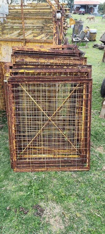 Lote de Rejillas Metálicas Varias