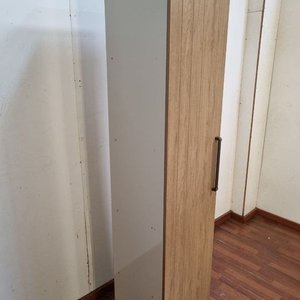 Mueble Auxiliar Alto con Puerta y Estantes Interiores - imagen 3