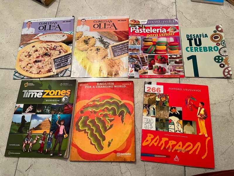 Lote de 7 Libros Variados: Cocina, Inglés, Pasatiempos y Arte Uruguayo